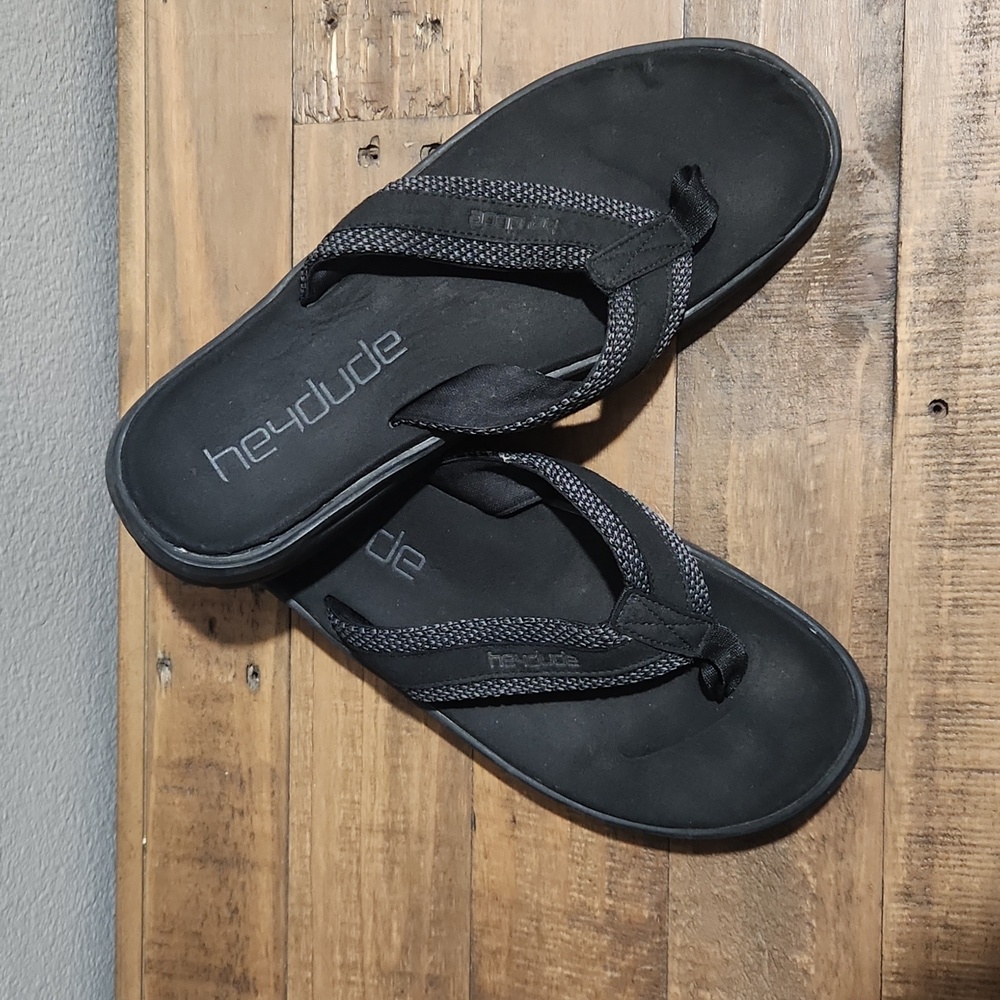 HEY DUDE Men's Flip Flops